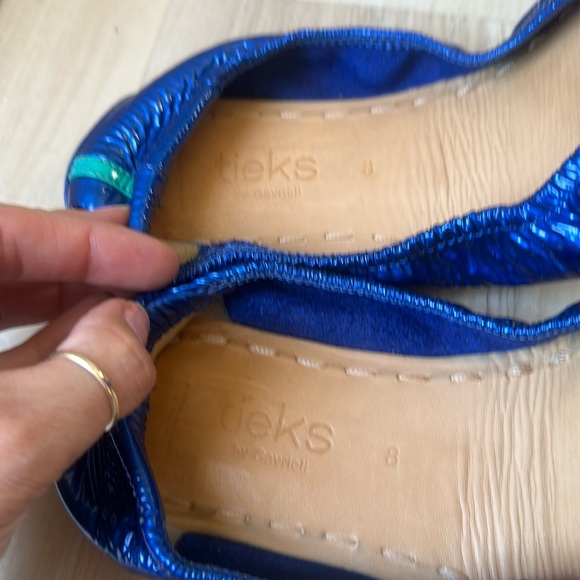 ✨EUC Rare beautiful sapphire blue patent leather Tieks size 8✨ - Picture 5 of 7